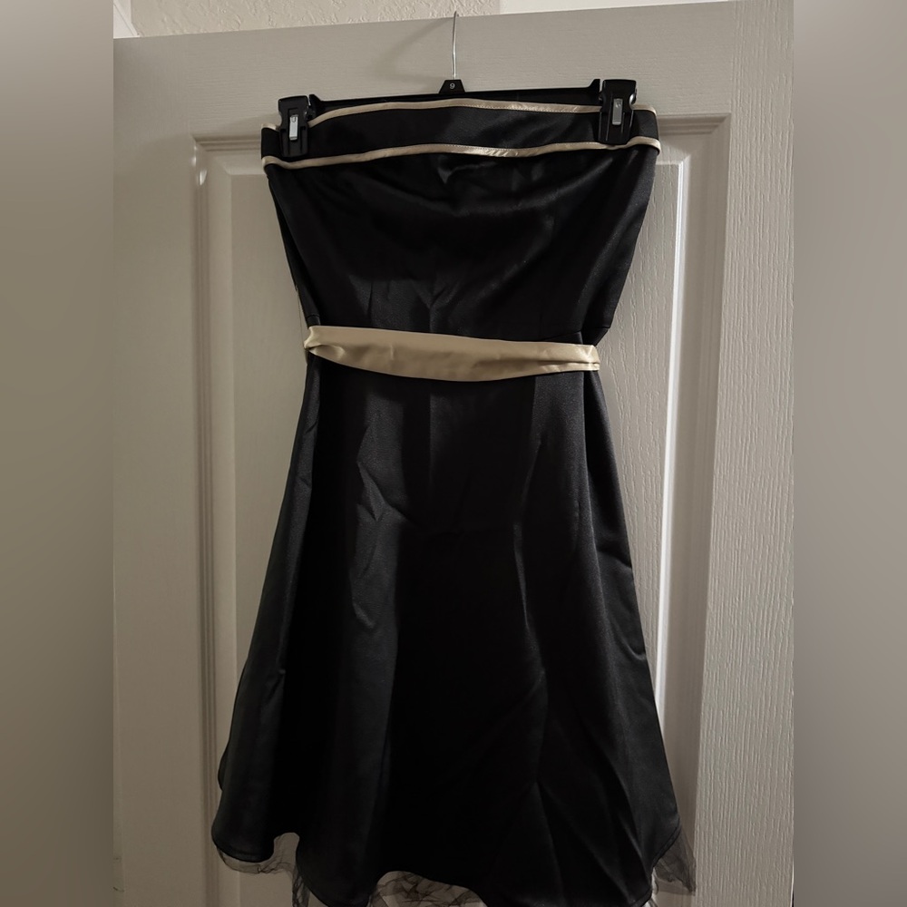 Elegant Black and Creamy Gold Strapless Dress